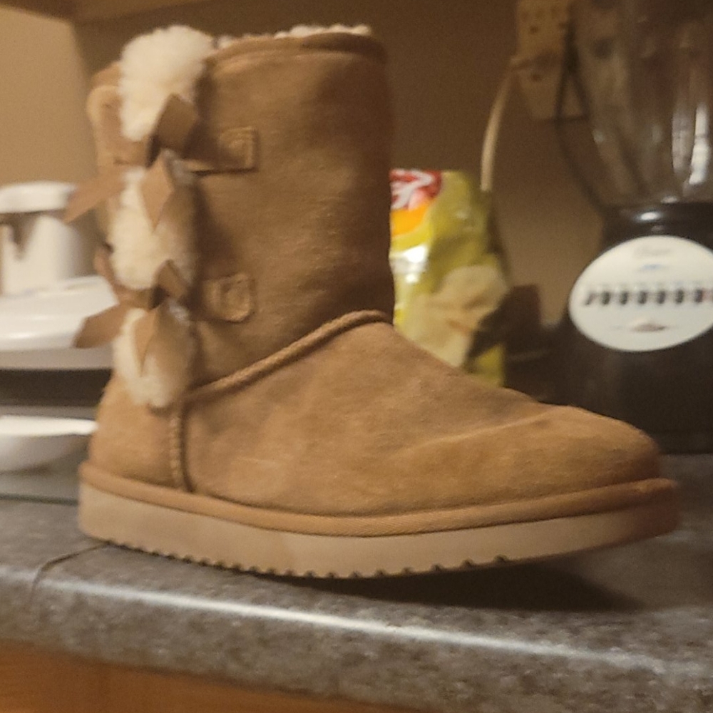 UGG Size 8 Womens Boots